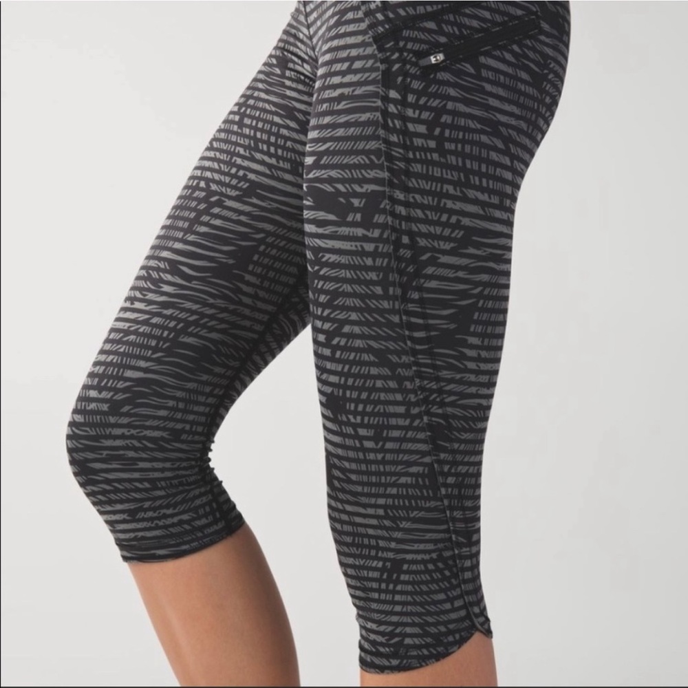 Lululemon Cropped Leggings Palm Leaf